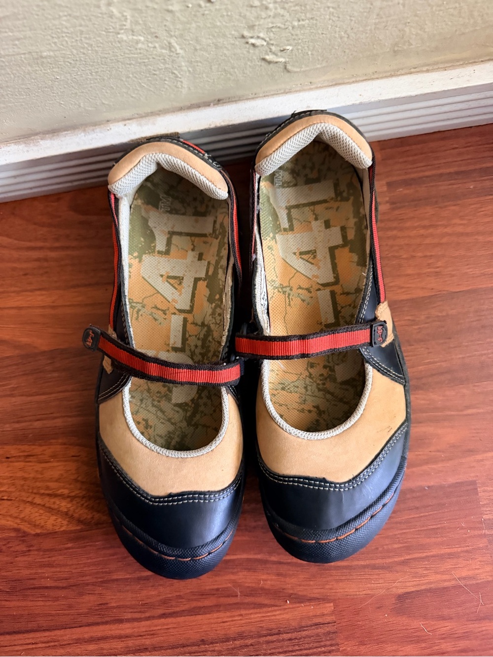 Jeep Women's Tan, Black and Red Mary Jane Sandals